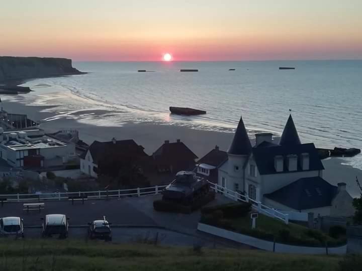 Le Neptune Arromanches-les-Bains Buitenkant foto